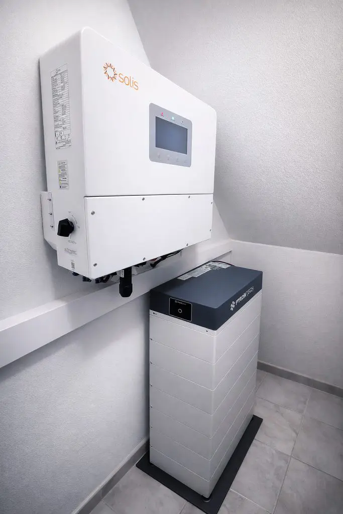 Solis 15K Hybride omvormer met 35 kWh Pylontech batterij